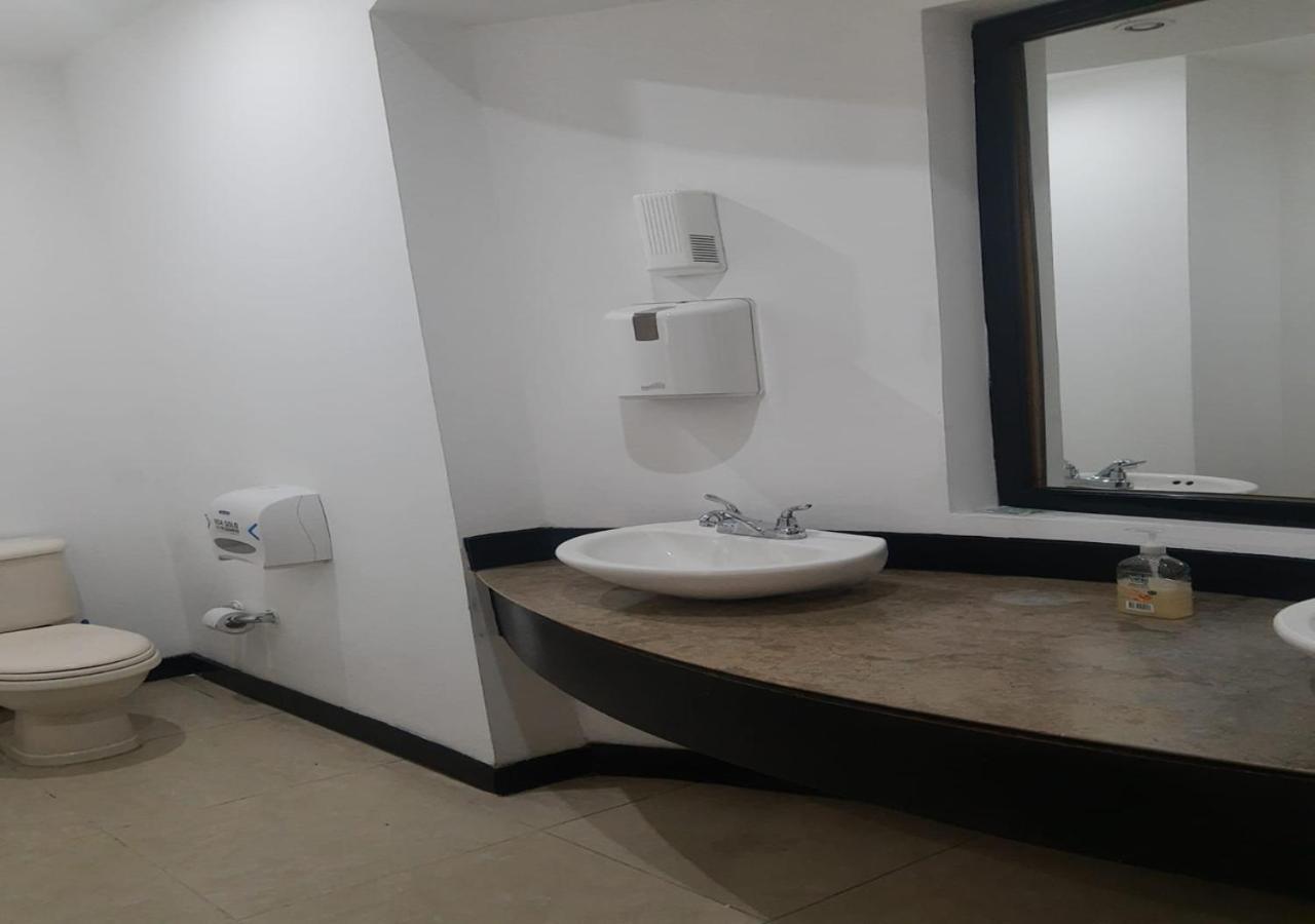 Tower - Embajada Americana Hotell Bogotá Eksteriør bilde